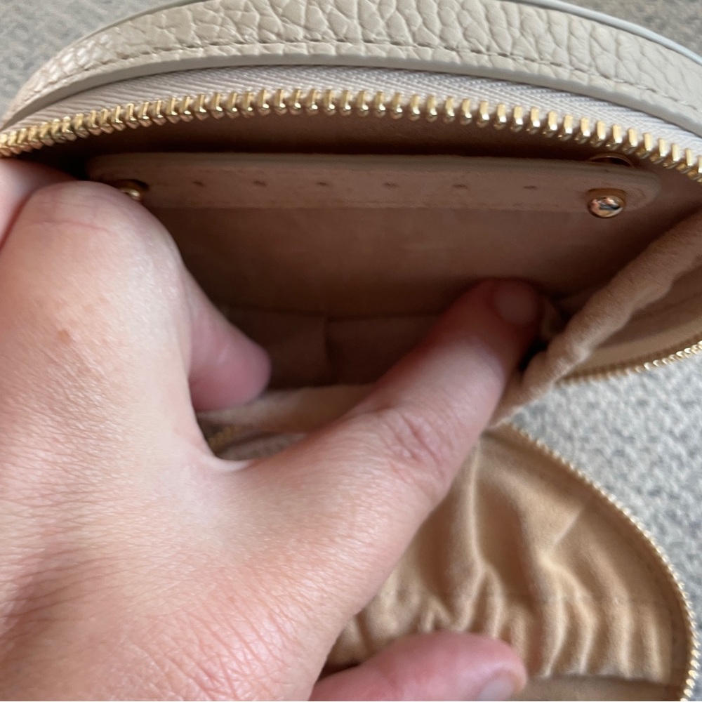 Cuyana Pebbled Leather Oval Jewelry Case in Light Beige with Gold Accent - Picture 6 of 7